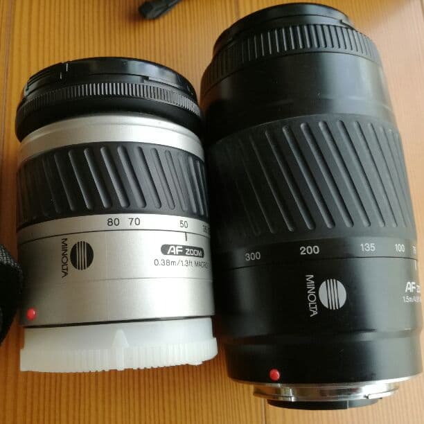 フィルムタイプ一眼レフカメラのセットです