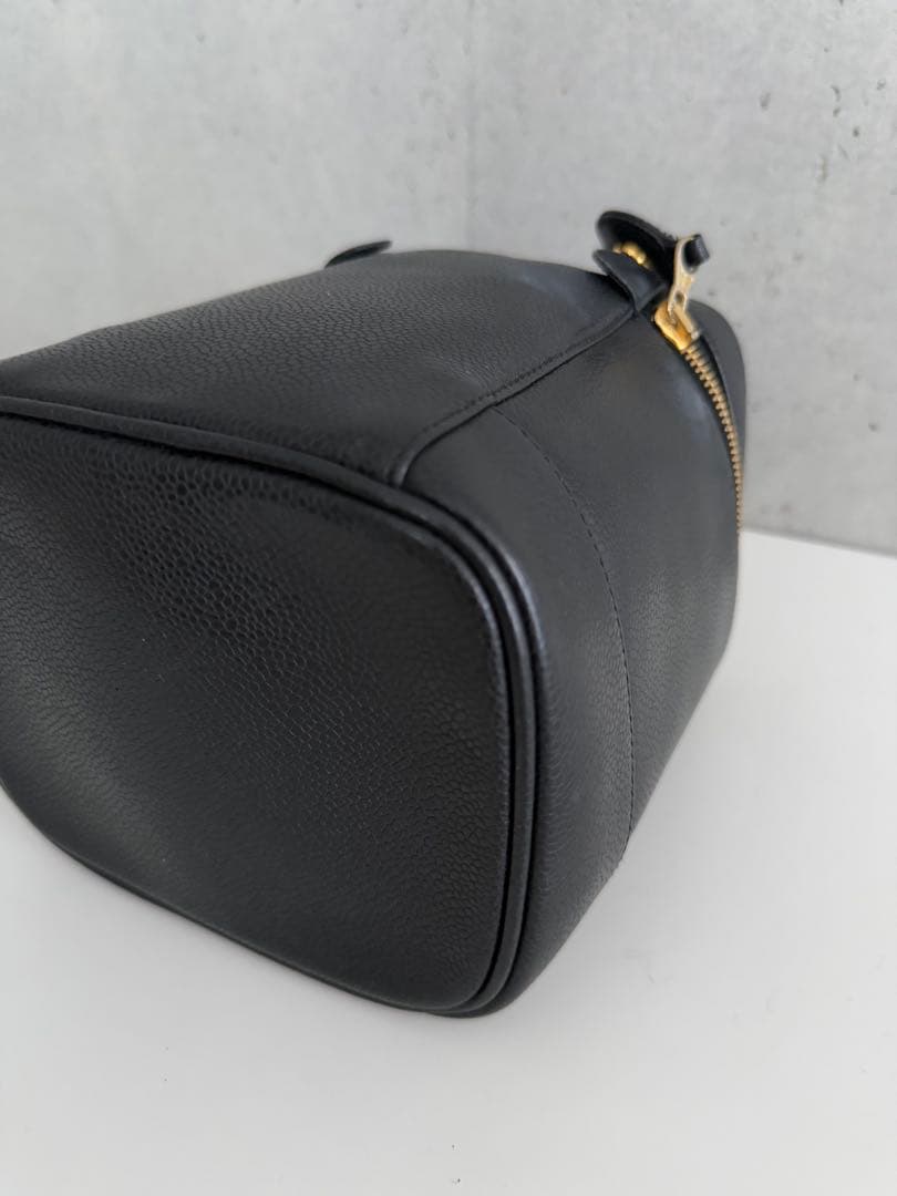 【最終価格】CHANEL バニティポーチ キャビアスキン