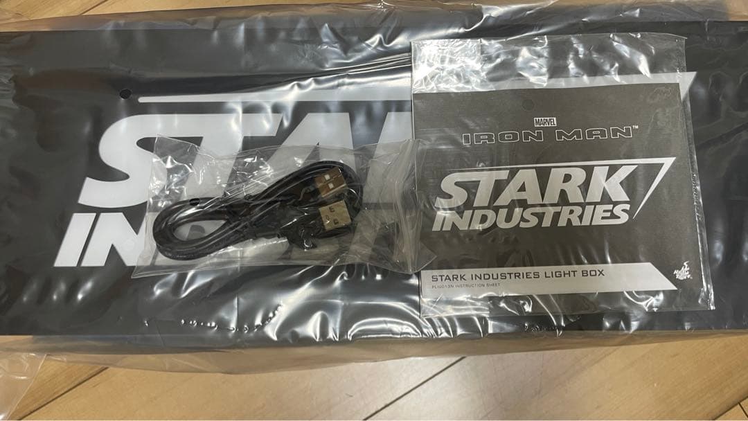 スタークインダストリーズ　ロゴ　ライトボックス　ホットトイズ　アイアンマン