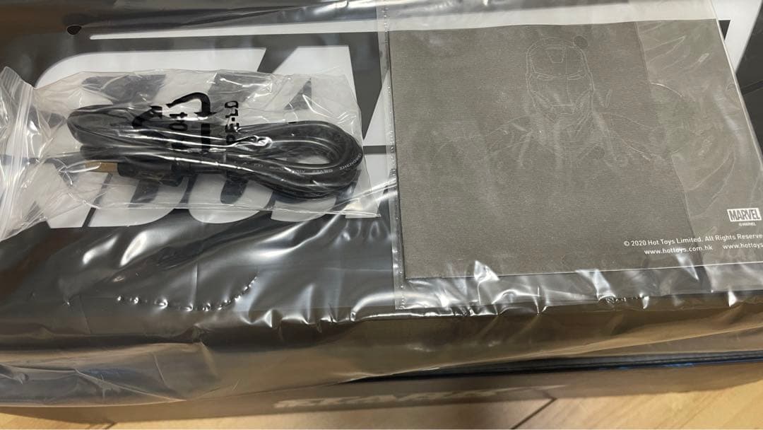 スタークインダストリーズ　ロゴ　ライトボックス　ホットトイズ　アイアンマン