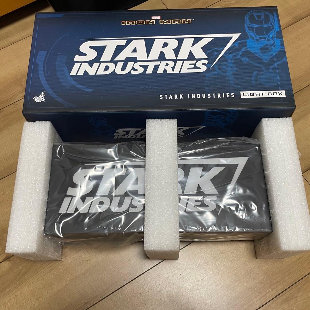 スタークインダストリーズ　ロゴ　ライトボックス　ホットトイズ　アイアンマン