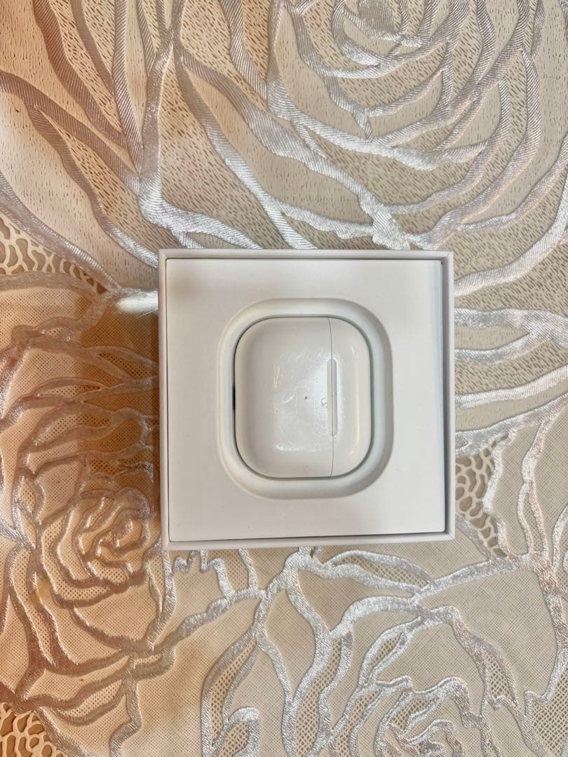 AirPods 大三世代本体 ホワイト 充電ケース付き