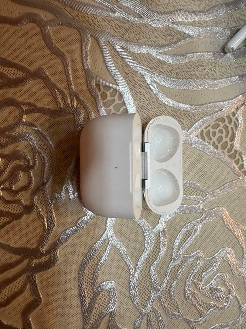 AirPods 大三世代本体 ホワイト 充電ケース付き