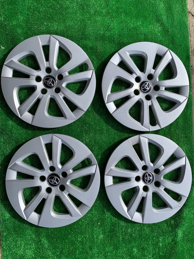 50プリウス純正 タイヤホイールキャップ4本セット ブリヂストン　ノーマルタイヤ