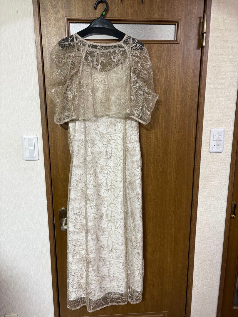 etoll. 刺繍レースレイヤードドレス　結婚式　お呼ばれ　ベージュ