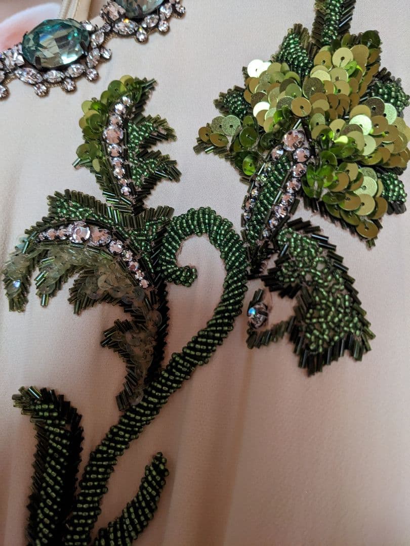 ビーズ刺繍フラワーモチーフロングドレス