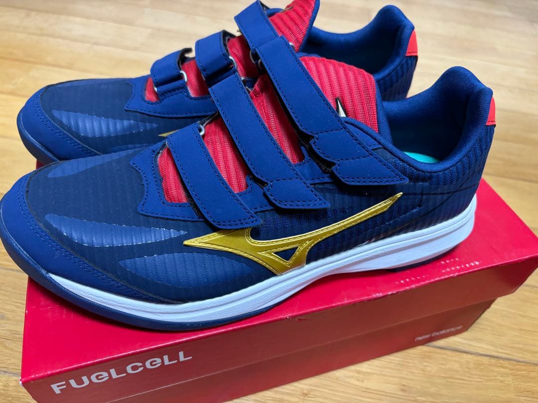 て*ん様 Mizuno FUELCELL トレーニングシューズ ネイビー/レッド