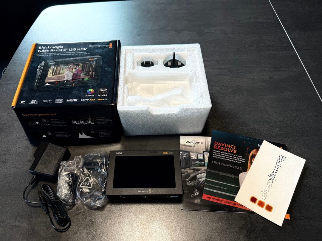 Blackmagic Video Assist 12G HDR 5インチ