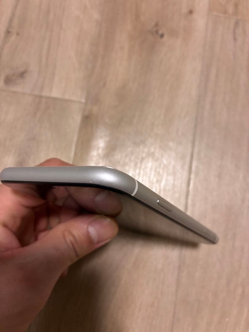 iPhone XR 64GB SIMフリー　白　Apple スマートフォン　正規