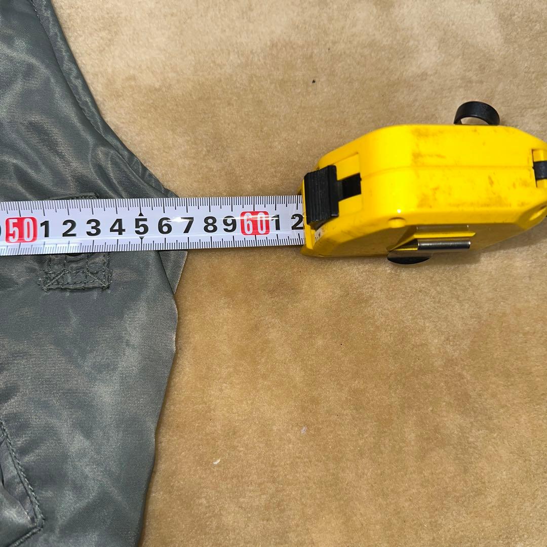 MA-1ベスト　サイズM大きめ