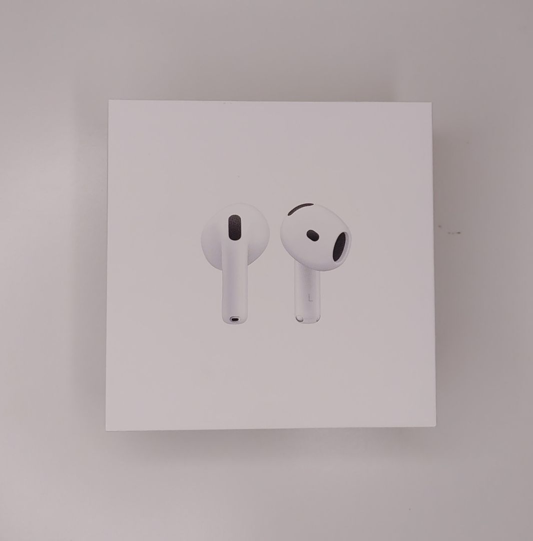 Apple AirPods 4 本体 新品未開封　ノイズキャンセリング非対応