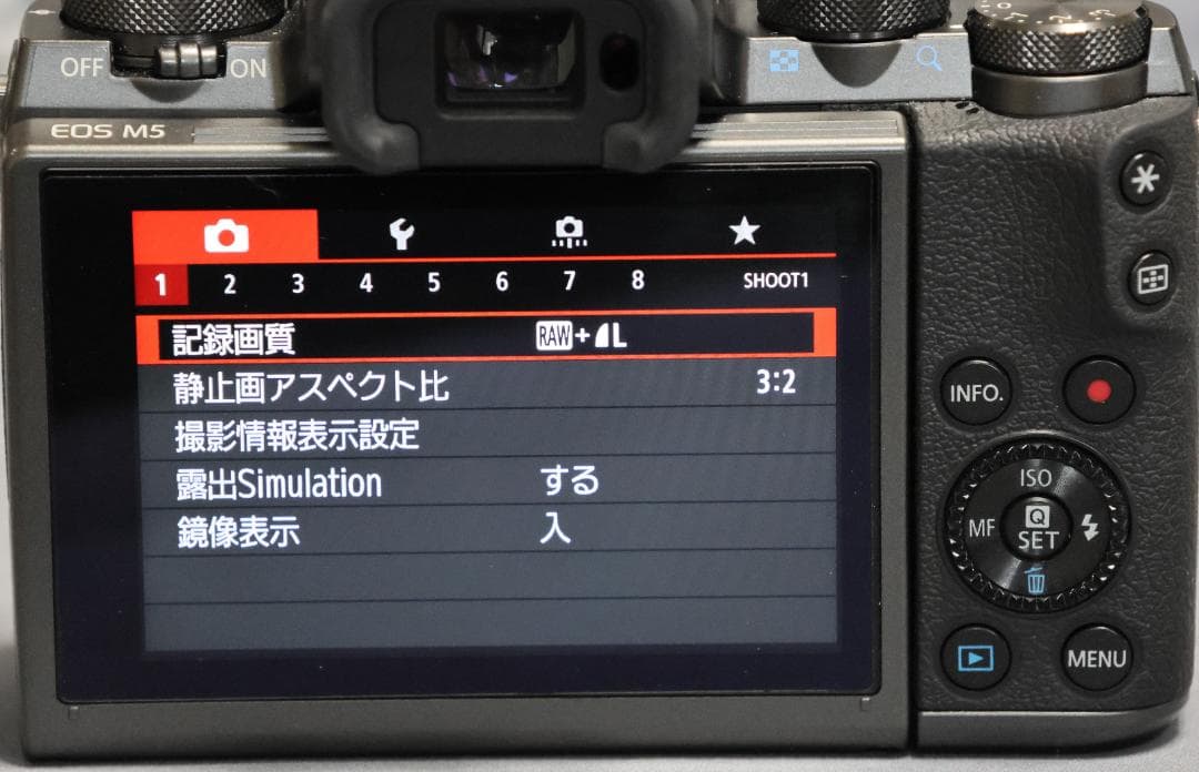 週末値引美品Canon EOS M5