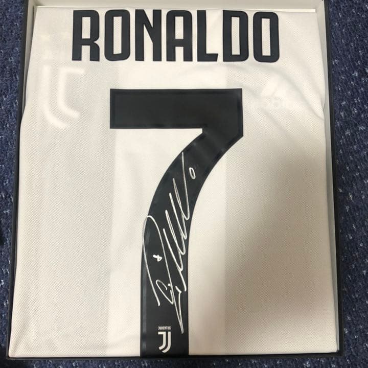 ダグアウト製 C.ロナウド　直筆サイン入り ユベントス マンチェスター