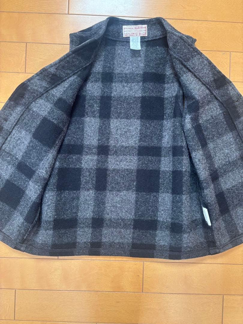 フィルソン ベスト 36グレー ブラックS/FILSON MACKINAW