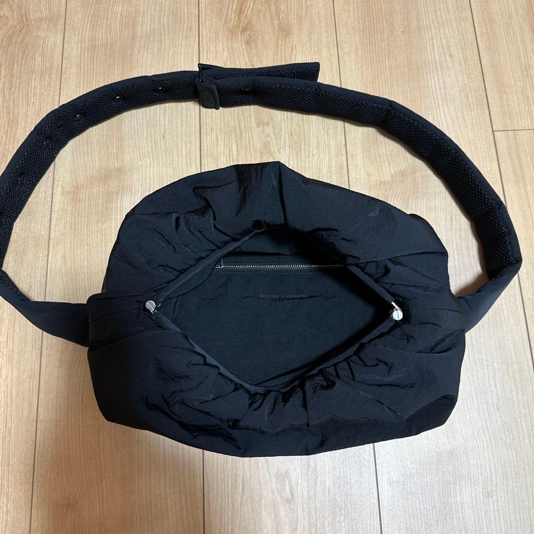ボッテガヴェネタ　ボディポーチ　斜め掛けバッグ