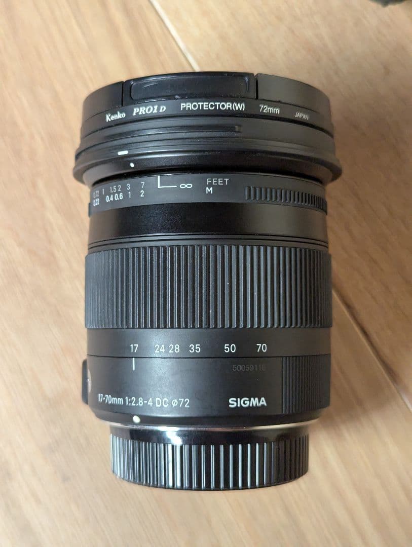 Nikon D5600 本体＋レンズ SIGMA 17-70mm F2.8-4