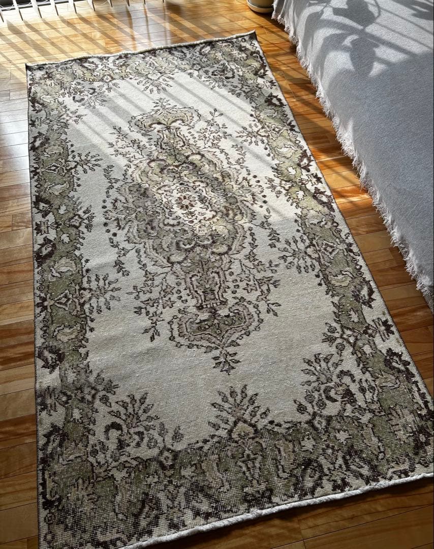 ボタニカル メダリオン　モスグリーン トルコラグ ヴィンテージラグ　雅姫さん