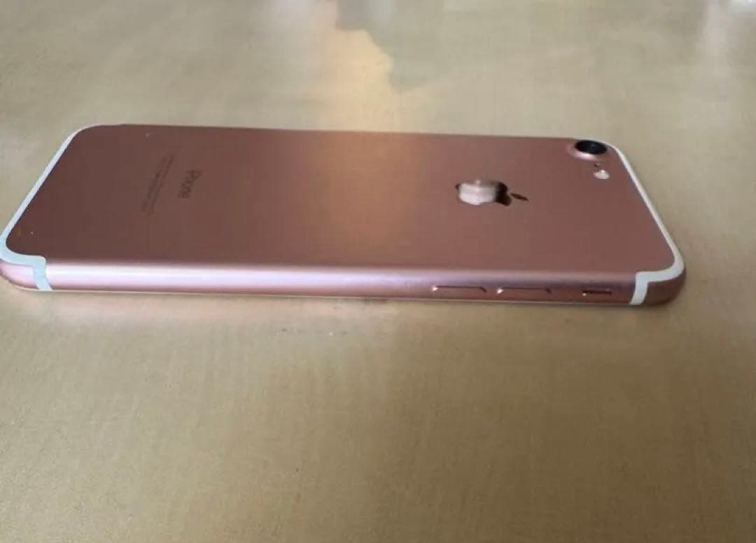 iPhone 7 本体　箱 新品イヤホン付