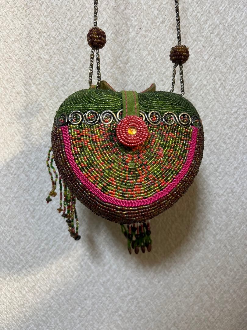 MARY FRANCES メアリーフランシス ハート型ビーズクラッチバッグ