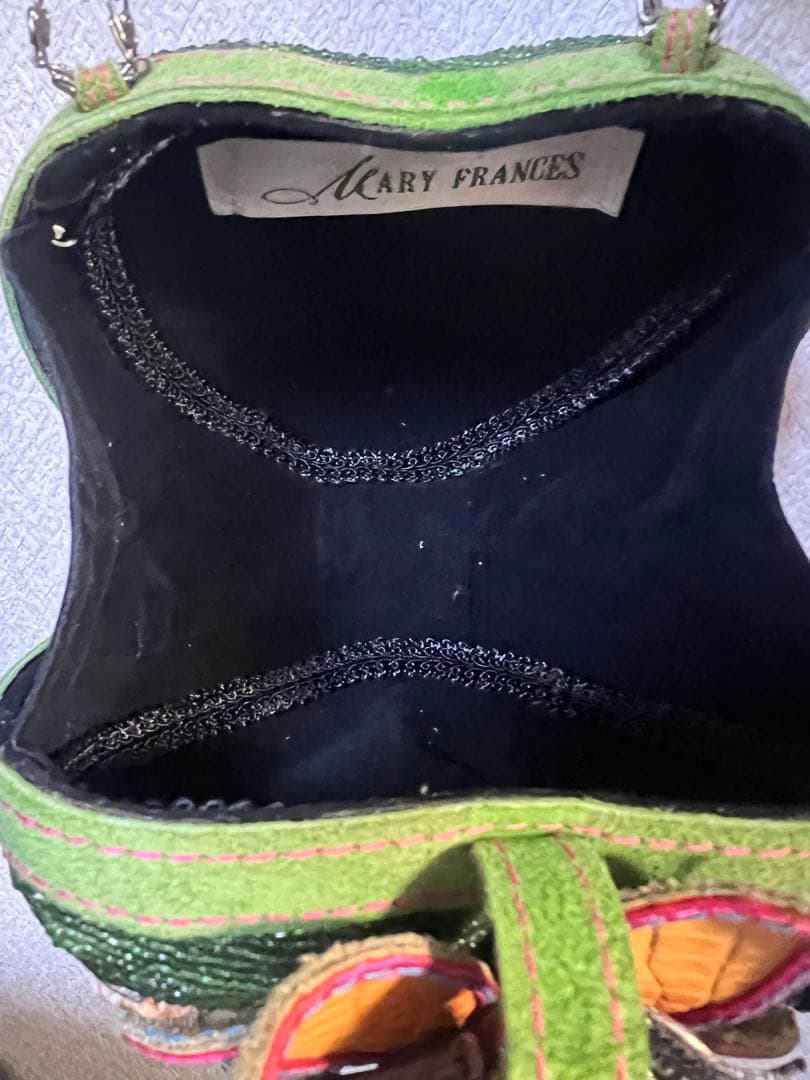 MARY FRANCES メアリーフランシス ハート型ビーズクラッチバッグ