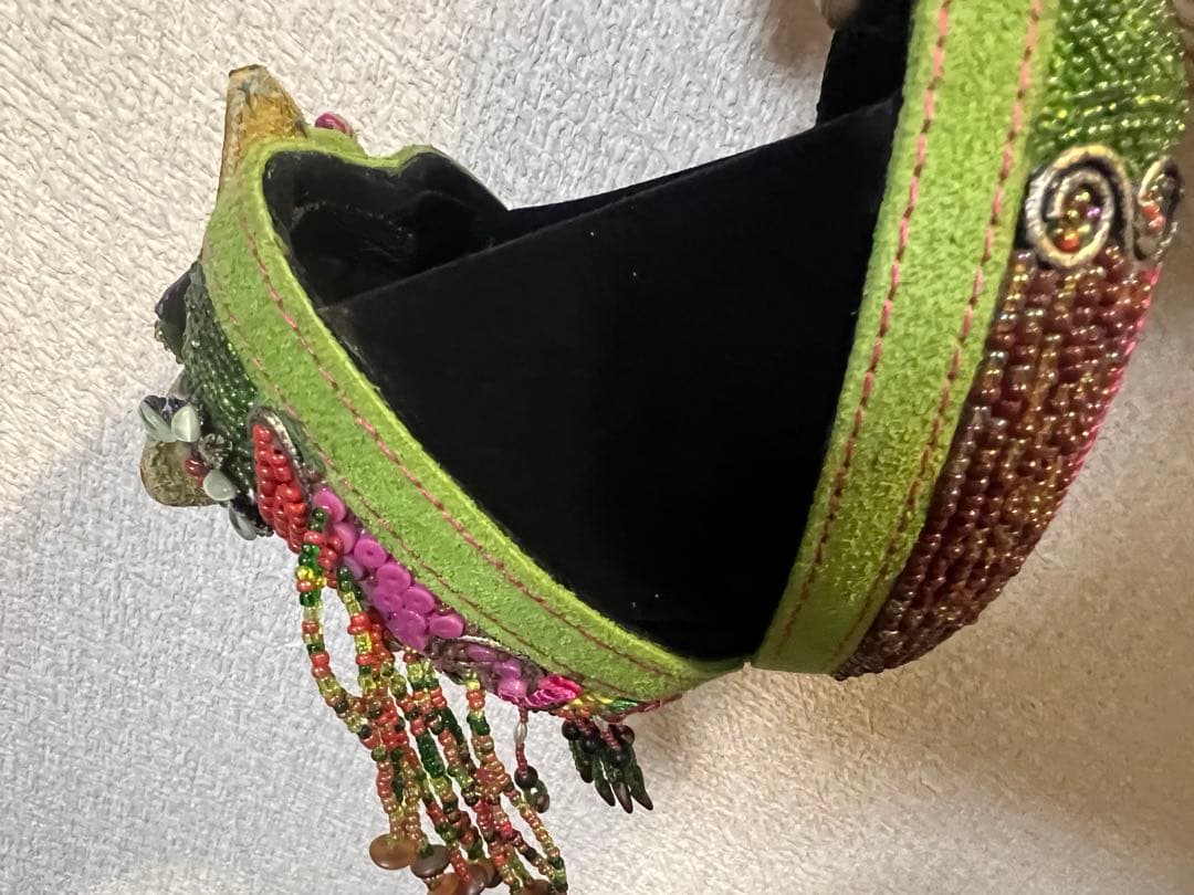 MARY FRANCES メアリーフランシス ハート型ビーズクラッチバッグ