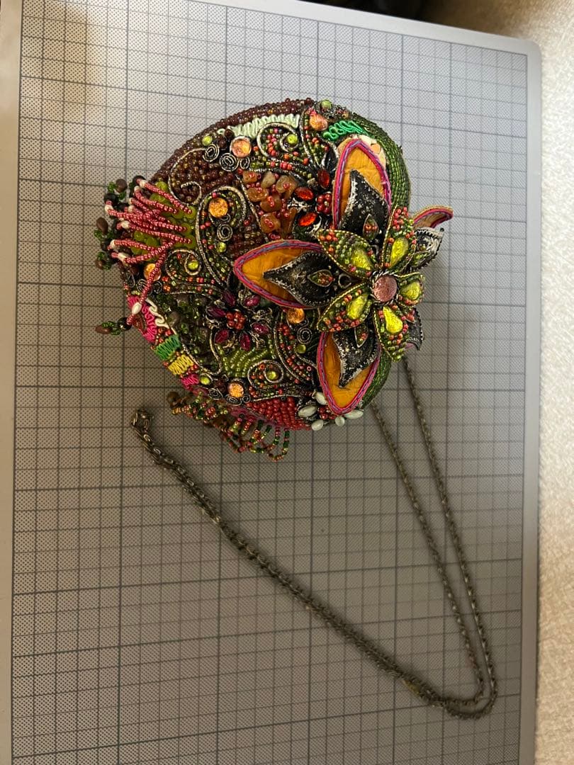 MARY FRANCES メアリーフランシス ハート型ビーズクラッチバッグ