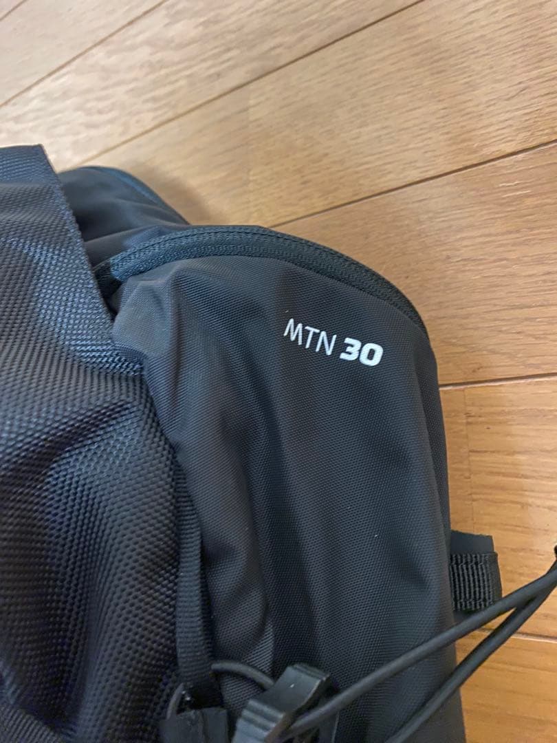 SALOMON MTN 30 ユニセックス スキーバック バックパック