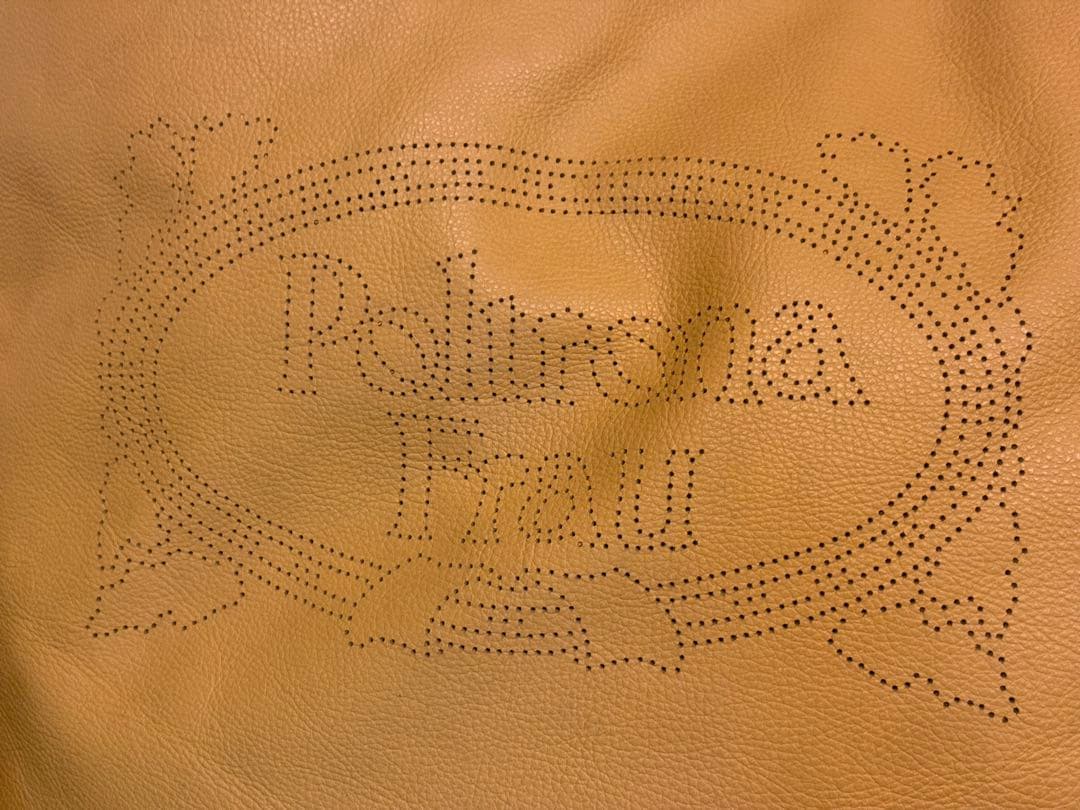 ポルトローナフラウ　クッション5個付き