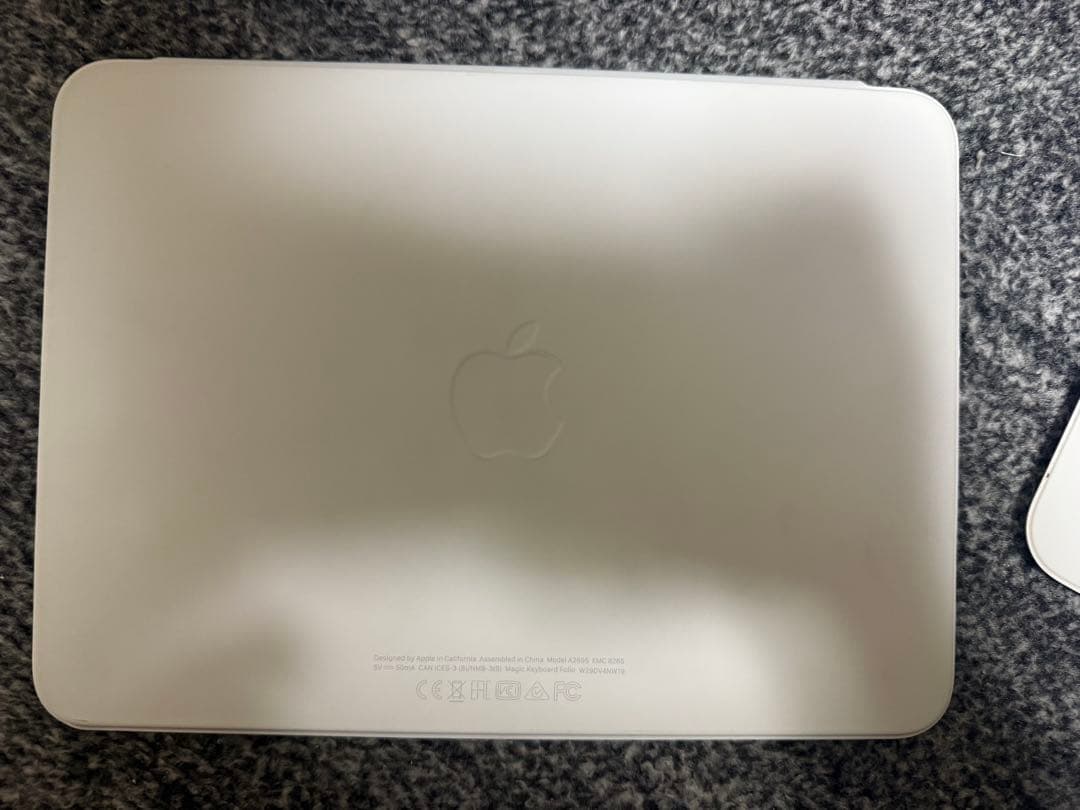 【美品】iPad Magic Keyboard Folio 第10世代、A16