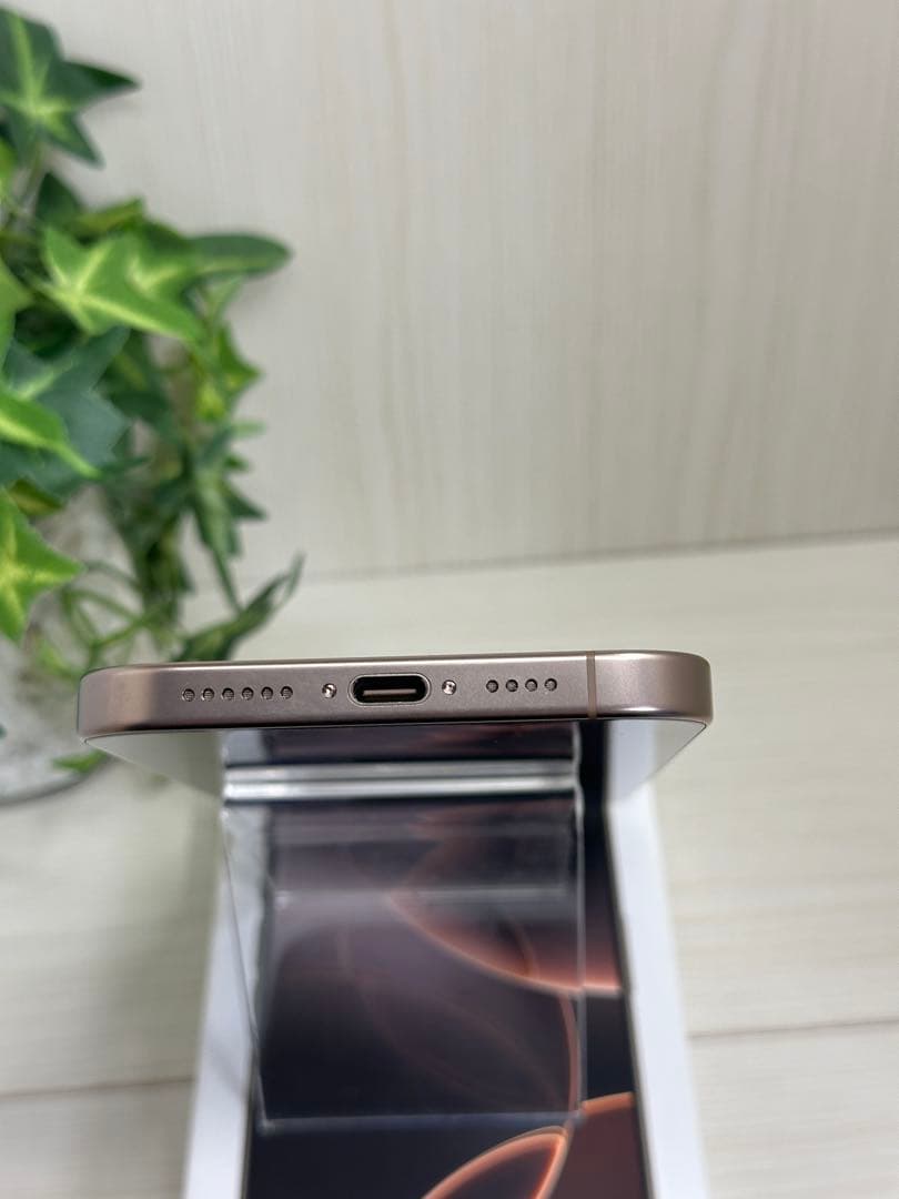 ✨iPhone 16 Pro Max 256GB デザートチタニウム✨充放電5回