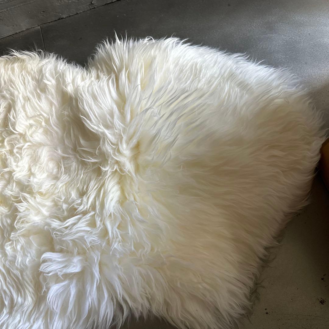 お値下げ❣️コストコ人気新品ムートンラグ　シープスキン100% ソファなどに！