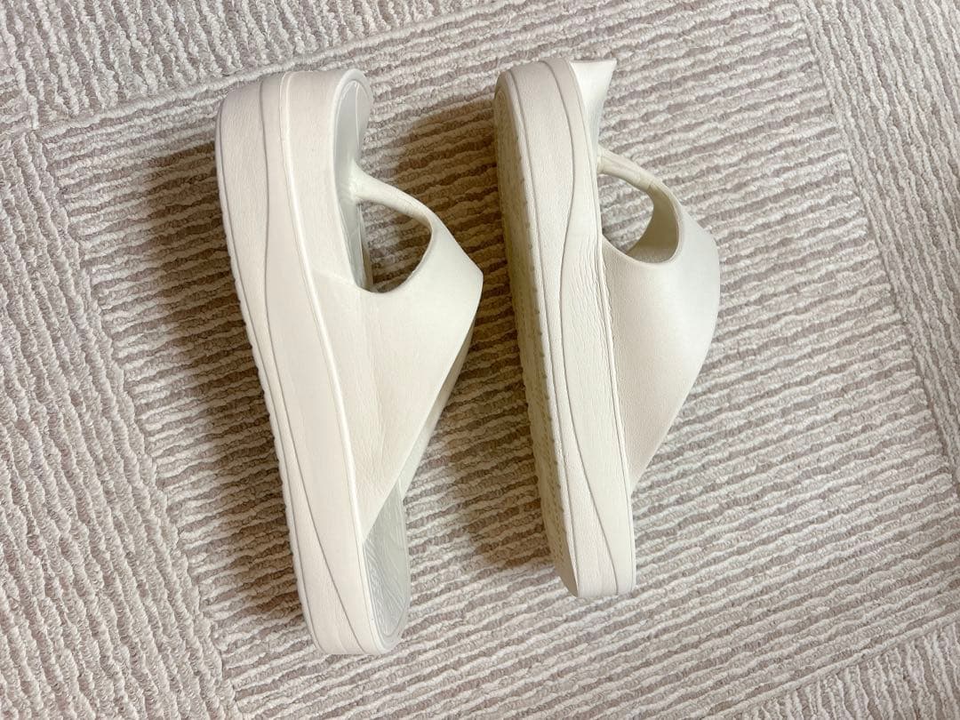 お値下げ中です⭐︎ラクバキ　イージーサンダル　sサイズ　ナチュラル