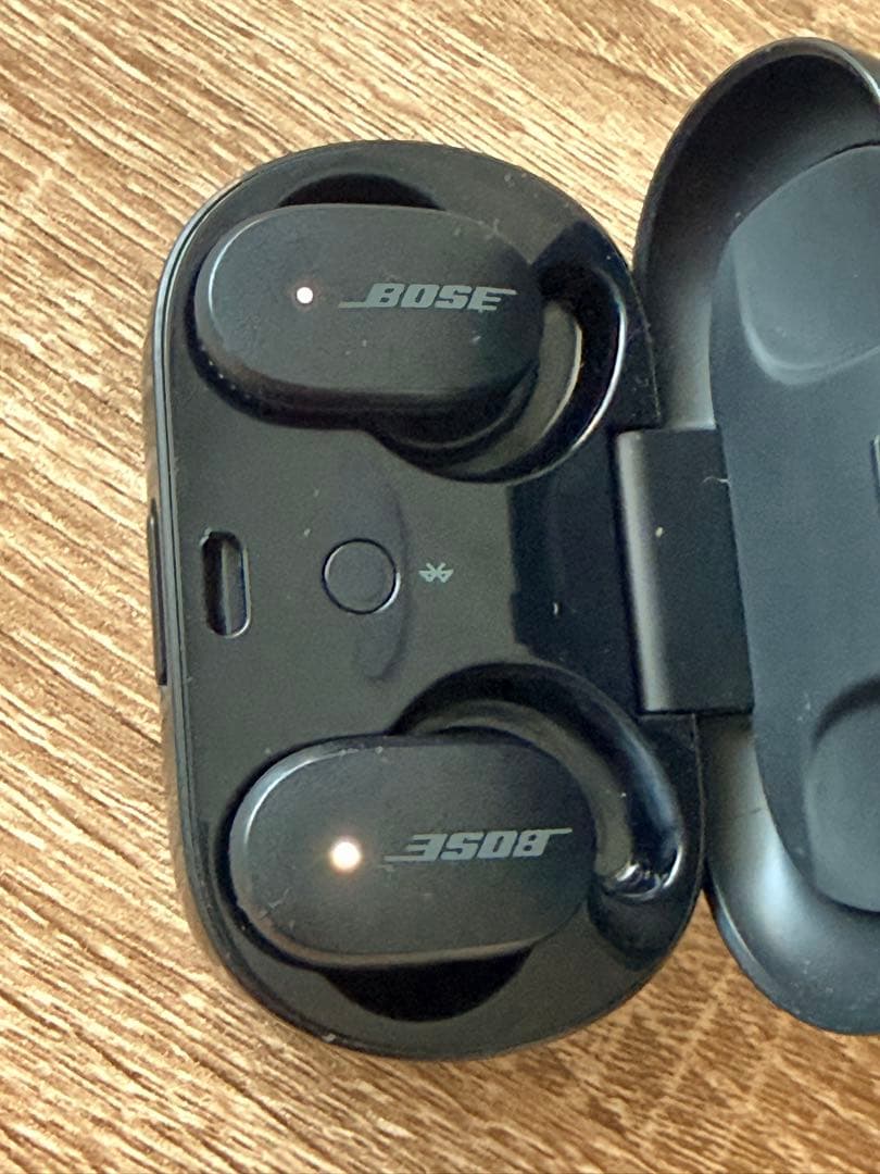 BOSE QuietComfort ワイヤレスイヤホン 本体＋充電ケース
