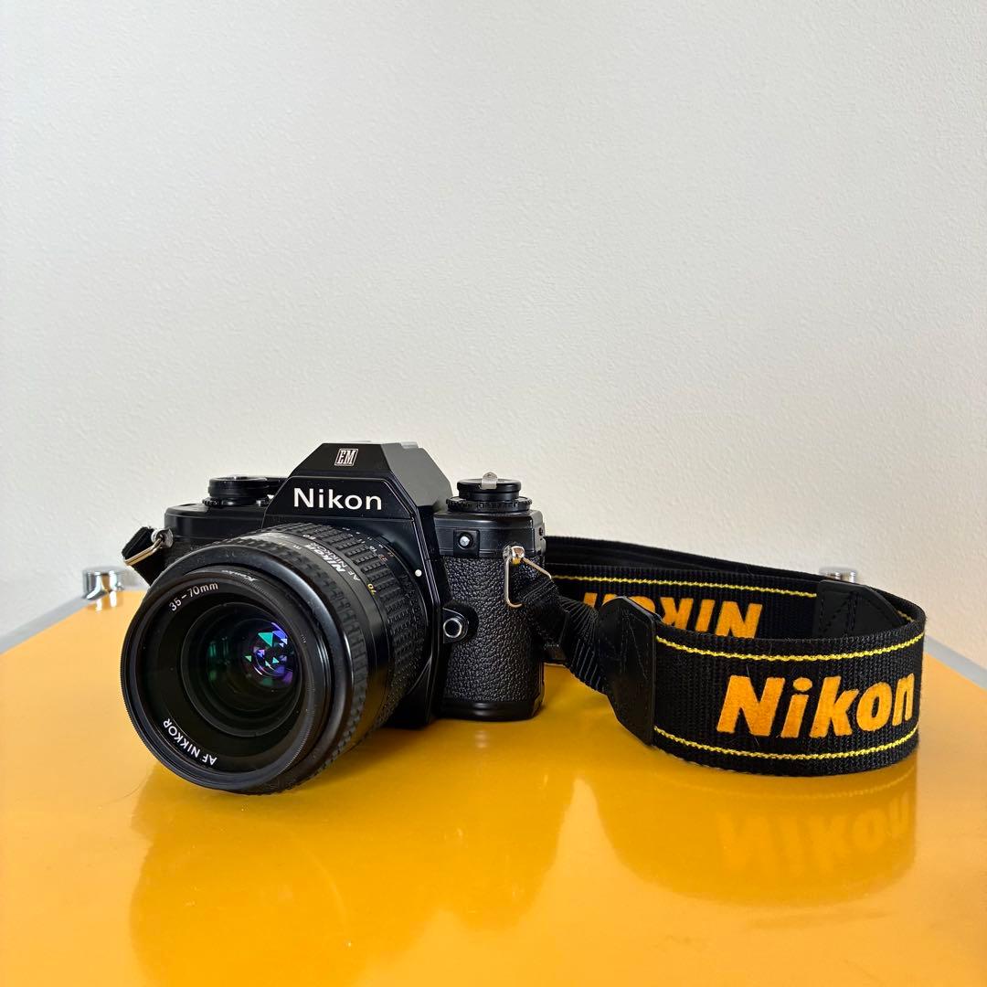 Nikon 一眼レフカメラ Nikkorレンズ付き