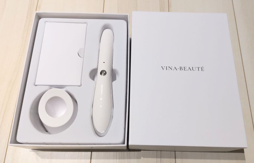 新品未使用 美顔器 ヴィーナボーテ 白 ホワイト