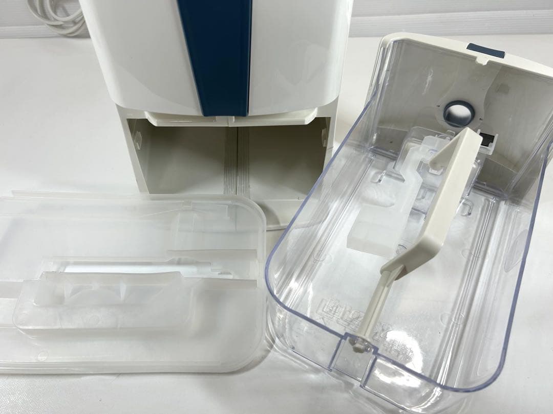 トヨトミ デシカント式除湿機　8.0L/日