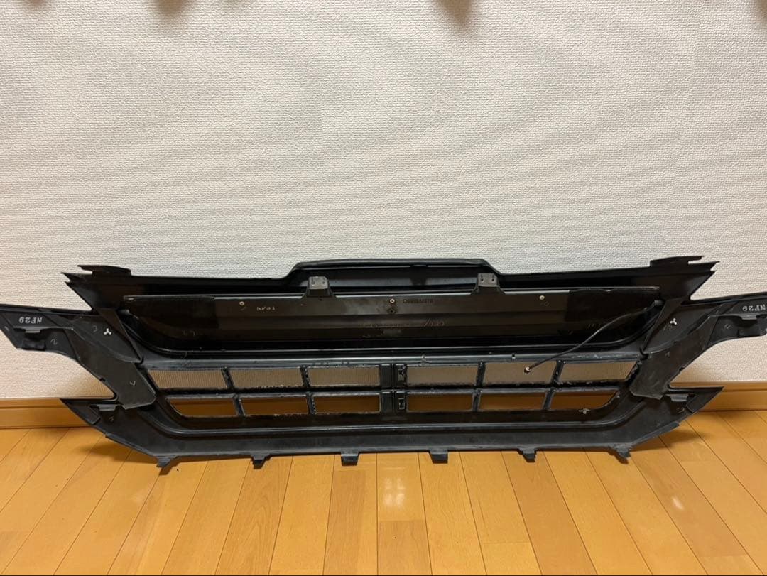 30ヴェルファイア　モデリスタ　フロントグリル　LED有り