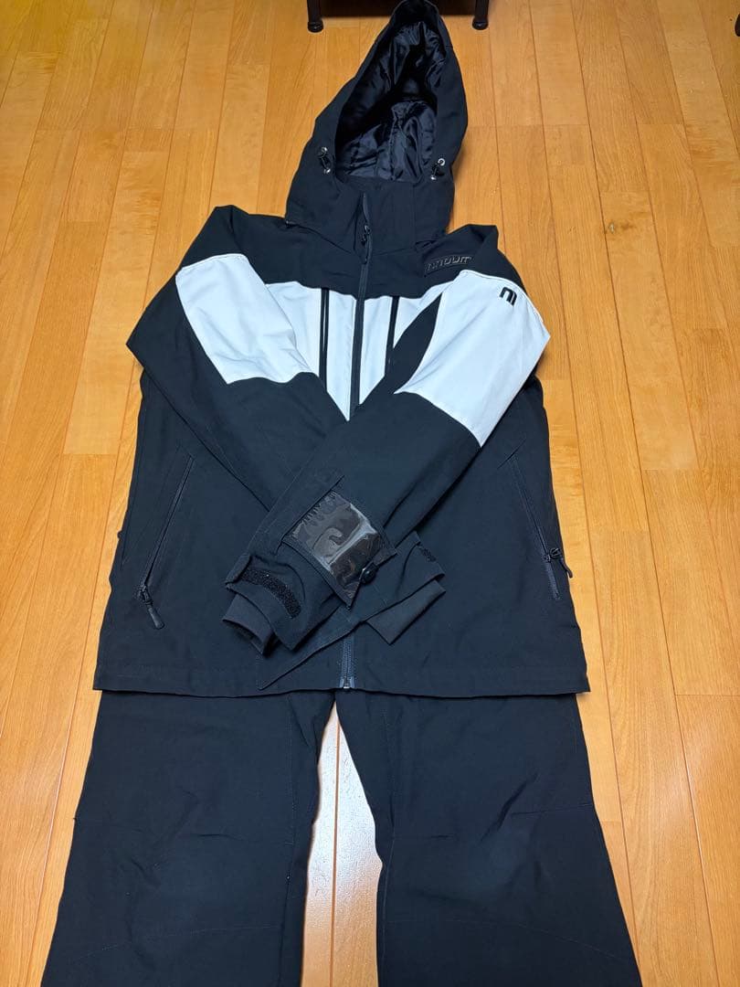 スキーウェア NNOUM 上下 セット