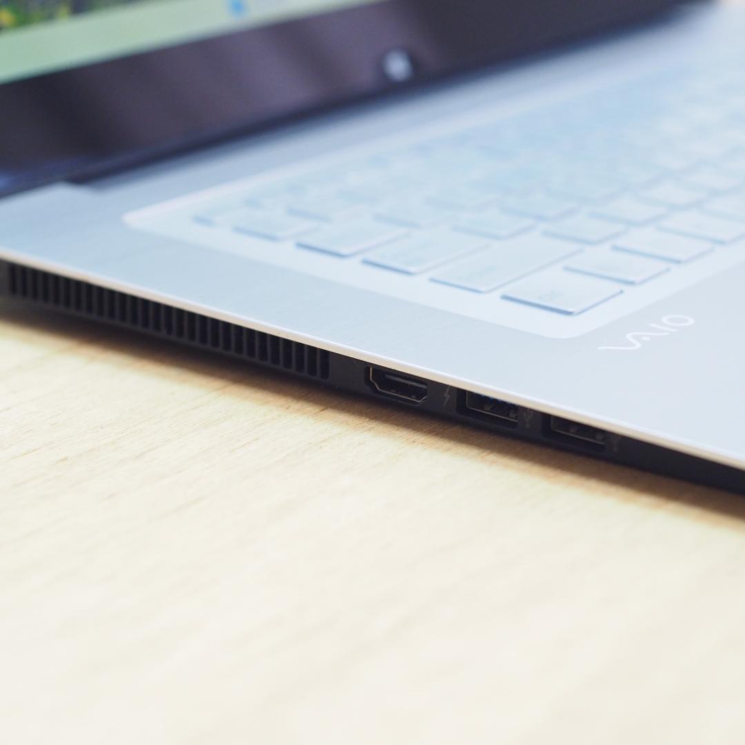 Sony VAIO、12GB メモリ、Windows11、 タッチディスプレイ