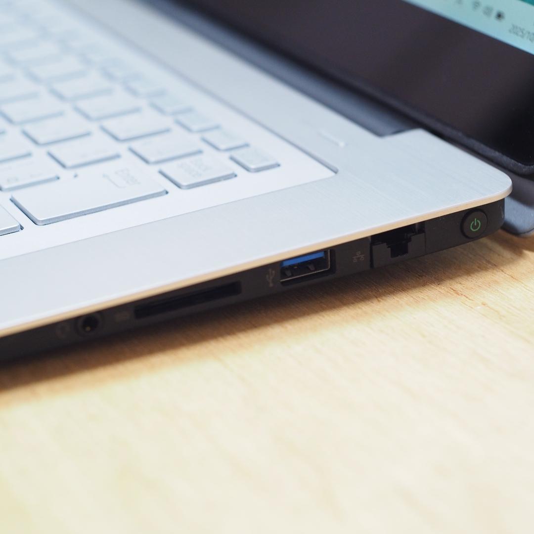 Sony VAIO、12GB メモリ、Windows11、 タッチディスプレイ