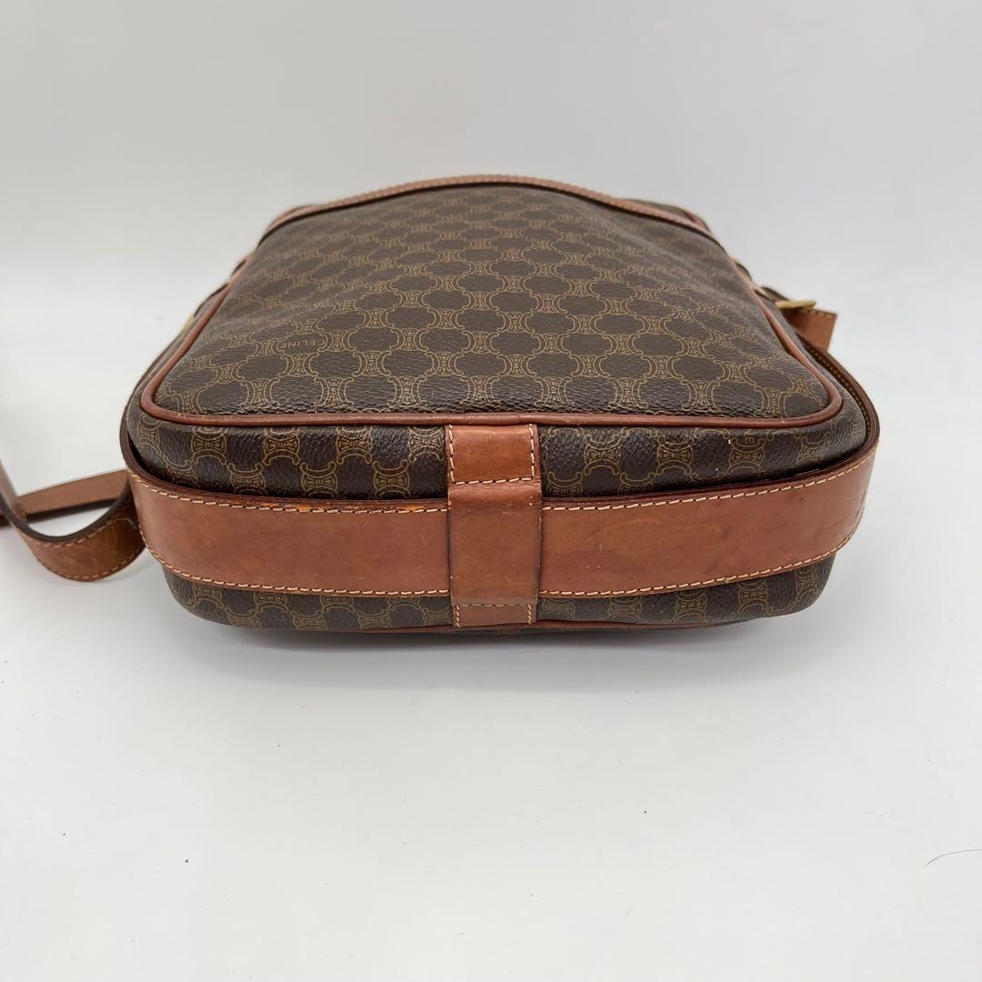 CELINE ショルダーバッグ 斜めがけ マカダム柄 トリオンフ 男女可能