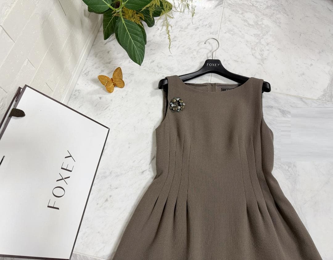 定価約12万★美品★FOXEYフォクシーマグノリア ウール美くびれシルエット38