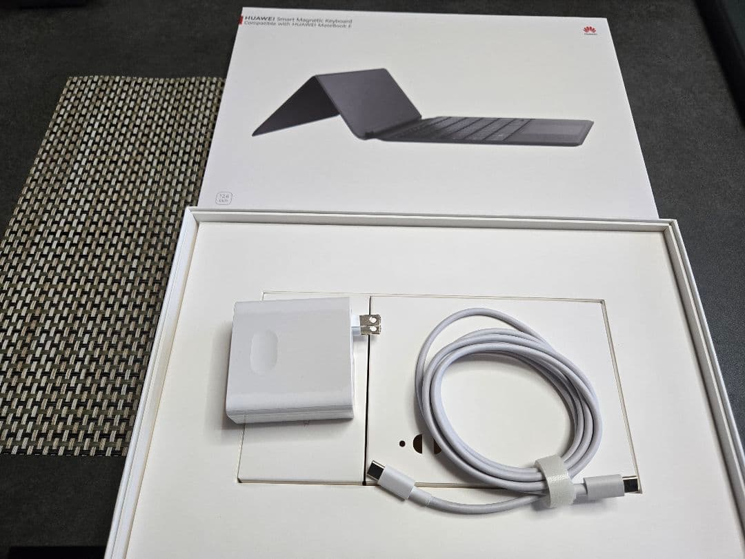 HUAWEI MateBook E 　DRC-W58 本体 + キーボード