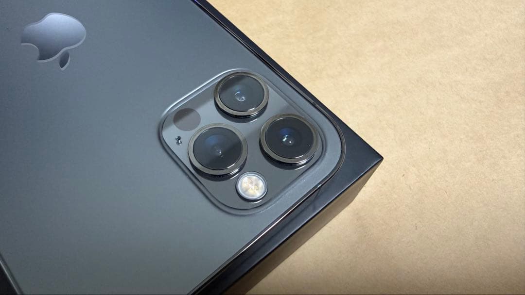 Apple iPhone 12 Pro 256GB / バッテリー77%