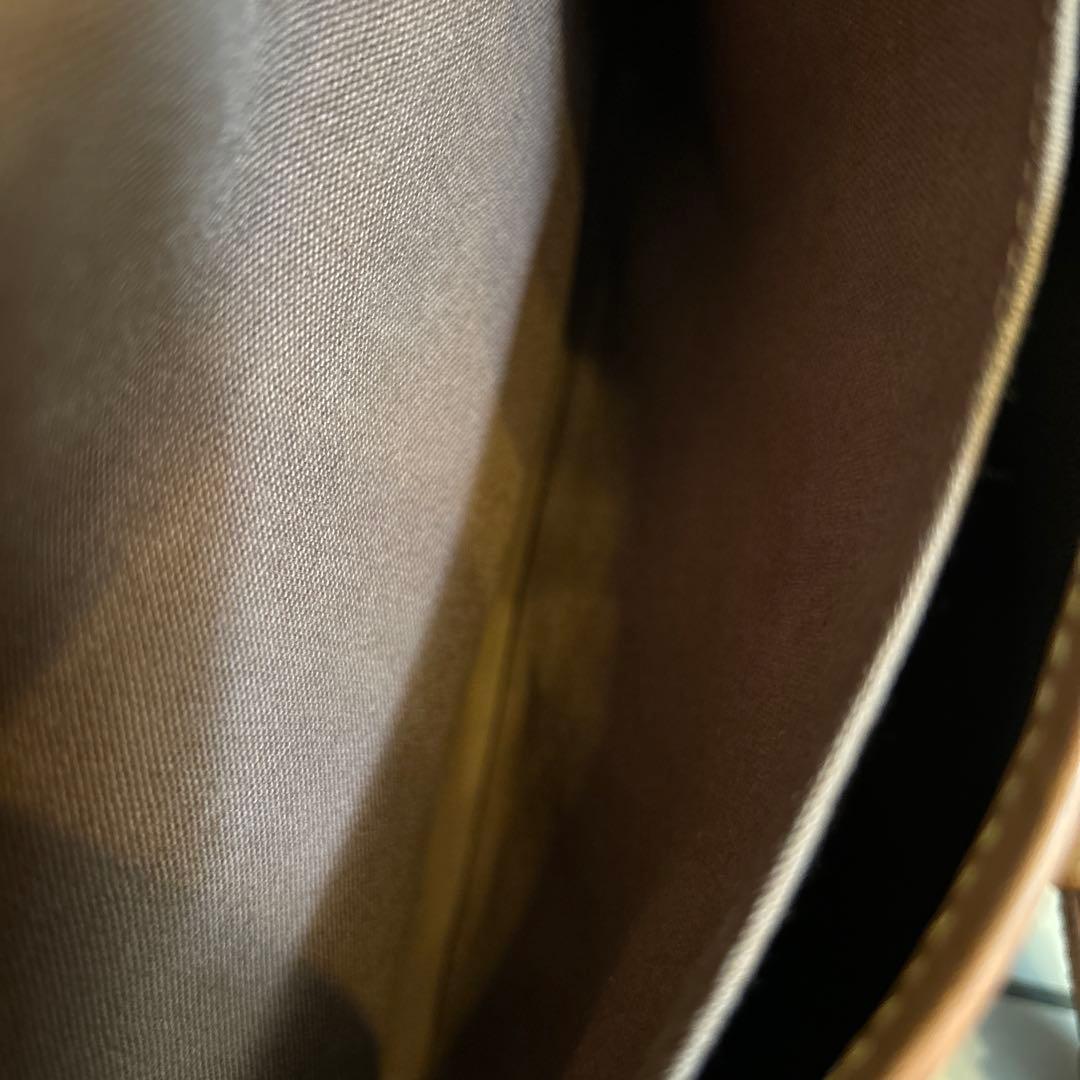 Louis Vuitton ソミュール　中型ショルダーバッグ ブラウン