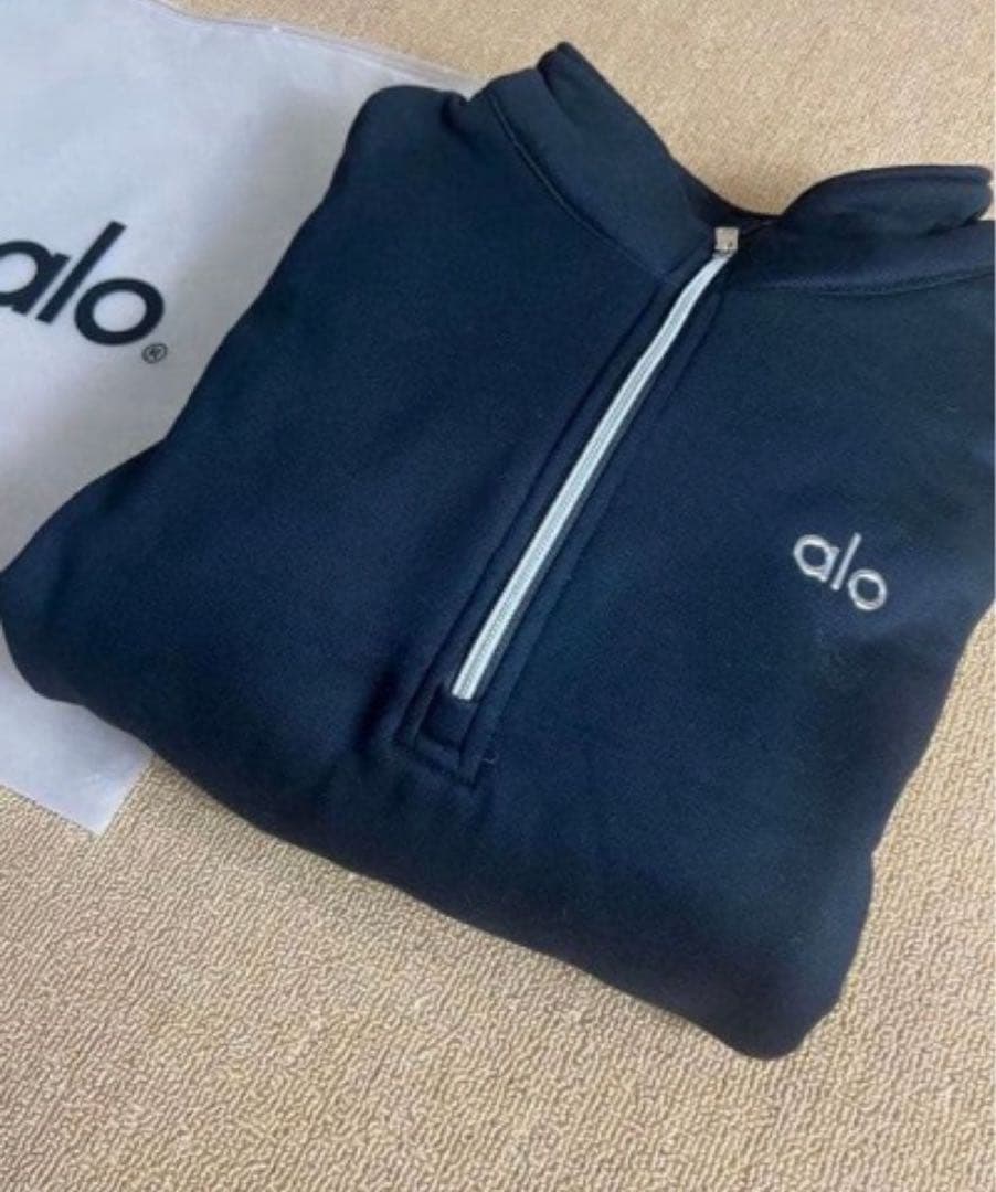 alo yoga ブラック スウェット ハーフジップ トレーナー