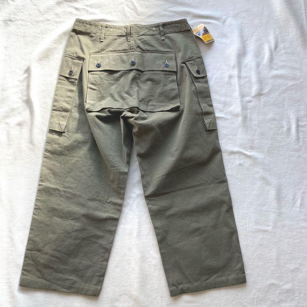 オムオム　バズリクソンズ　大戦　ワイドカーゴパンツ　カーキ　W34