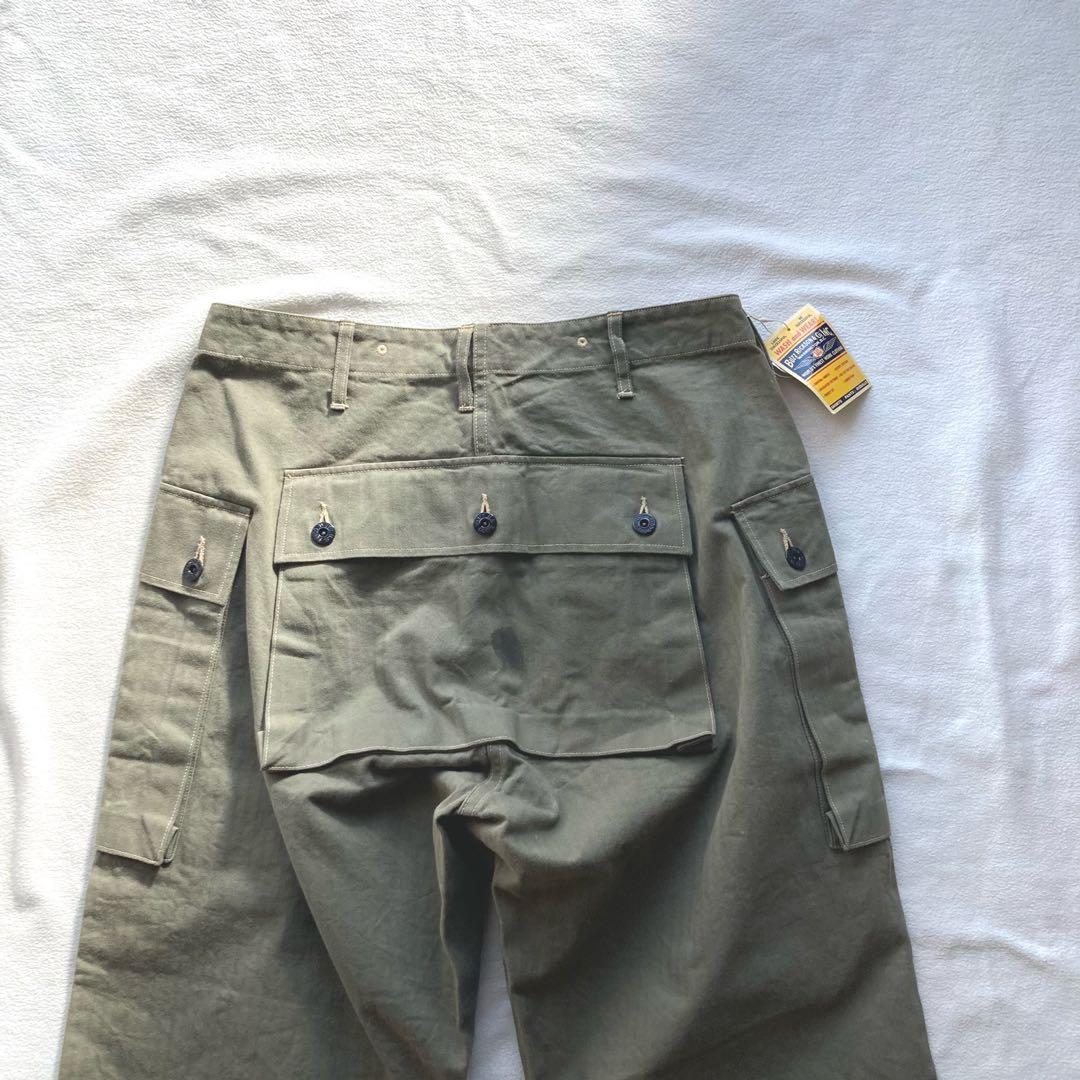 オムオム　バズリクソンズ　大戦　ワイドカーゴパンツ　カーキ　W34