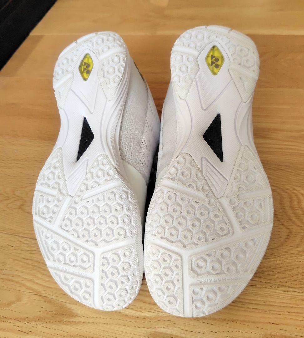 試着のみ☆YONEX バドミントンシューズ