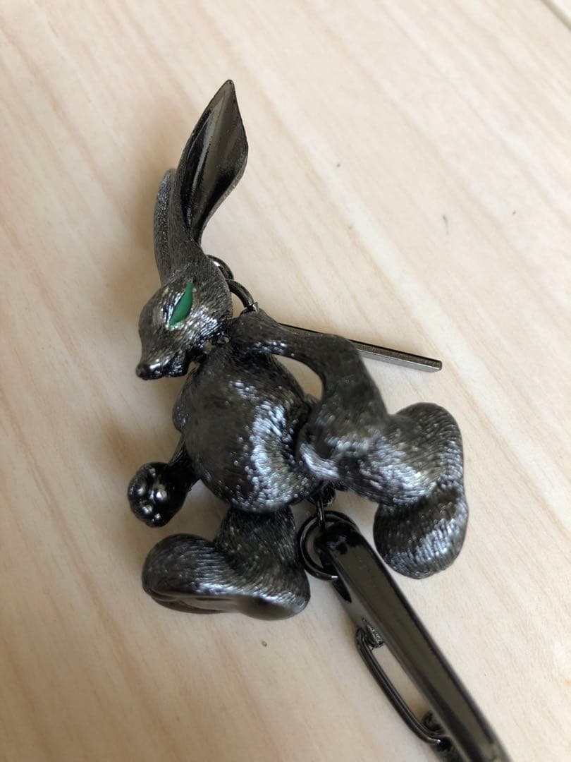 beauty:beast ダークナイトキーホルダー　完品！うさぎ